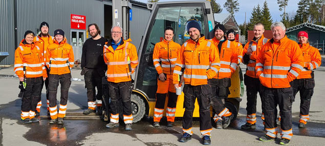 Bilde av ansatte i ØRAS. Foto